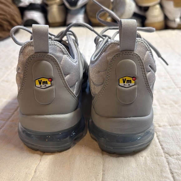 ✔️ Nike Air VaporMax Plus Shoes - Picture 3 of 6